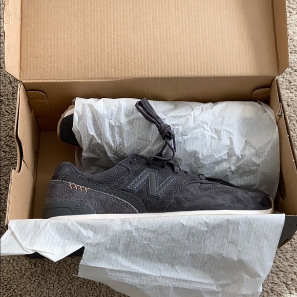 NIB NEW Women’s New Balance 696 WL696BY - Picture 7 of 7